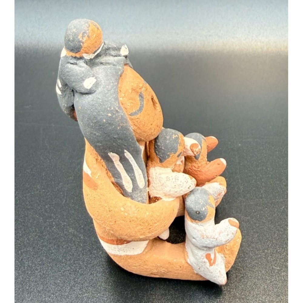 VTG Native American Jemez Taos Pueblo Storyteller W/ 4 children Juanita Martinez - Picture 4 of 10